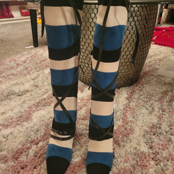 Boots - Picture 3 of 4